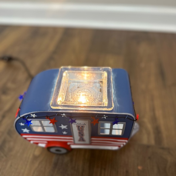 Land of Liberty Scentsy Warmer - Picture 9 of 10